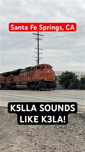 BNSF SD70ACE Leads Intermodal Train! #bnsf #shorts