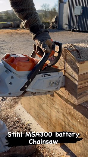 58K views · 113 reactions | First cuts making bowl blanks with the new Stihl MSA 300 battery operated chainsaw #stihlmsa300 #stihlchainsaw #woodturning #bowlmaker #makers #chainsaws | Glenn Lucas Woodturning | Facebook