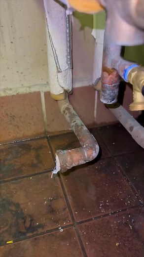 35K views · 923 reactions | Plumbing Chronicles 226 #part2 #install #plumbing #storagetank #hotwater #dirty #tenants #cheapskate #shower #apartment #nyc #plumber#trading #sticker #fblifestyle | Hydro Fix | Facebook