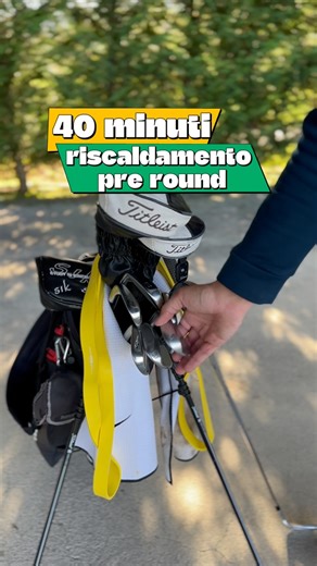 40 minuti che fanno la differenza, prima ancora di iniziare il giro ⛳️ Il nostro maestro ci mostra un allenamento pre-round completo ed efficace, pensato per scaldare il corpo, trovare il ritmo giusto e arrivare al tee di partenza con le idee chiare. 👇🏻 • 54° – 5 colpi al 50% della potenza • 54° – 4 colpi • Ferro 9 – 7 colpi • Ferro 6 – 7 colpi • Ferro 4 – 5 colpi • Ferro 2 – 5 colpi • Legno 3 – 4 colpi • Driver – 5 colpi Un warm-up progressivo, equilibrato e mirato, per affrontare il campo co