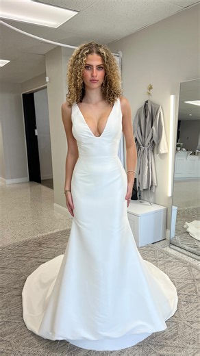 For our queens of clean… we’ve got you covered. 👸🏼💁🏼‍♀️ Book your #FlashSampleSale appointment NOW before they’re all gone!! ⚡️ #weddingdress #bridalgown #bride #bridetobe #saleweddingdress #weddingdresssale #budgetwedding Budget Bride | Sample Sale | November 7-8 | One Weekend Only | Limited Availability | Book Now | Link in Bio | Wedding Dress Sale | Central Texas Bride | Bridal Sale | Georgio's Bridal