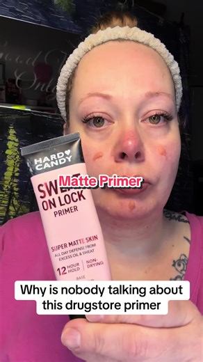 Hard Candy Swear On Lock Primer is proof you don’t need expensive makeup to get all-day wear. This drugstore primer grips makeup, smooths the skin, and keeps everything locked in place for hours. Perfect for oily skin, long days, and busy moms who don’t have time for touch-ups. If your makeup slides off by noon, this primer is a must-have. #drugstoredupes #makeuproutine #beautyonabudget #glowupathome #everydaymakeup