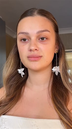 Elizabeth | Kent Wedding Makeup Artist on Instagram: "THIS HAPPENED YESTERDAY! Bridal Portfolio Shoot - This time of year, I finally have the space in my schedule to work on some fresh portfolio shoots and I’m absolutely loving it. Shooting bridal makeup looks gives me the freedom to slow down, get creative and capture the kind of images I don’t always have time for on a busy wedding morning. I really enjoy doing makeup for model shoots as It gives me the chance to try new products, experiment w