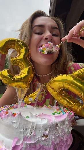 THANK YOU SO MUCH FOR 300K 🎉🎉🎉🎉