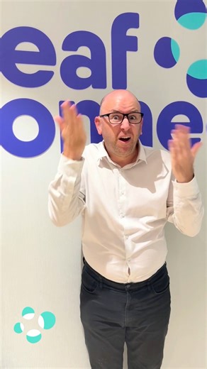 Learn your first Auslan signs with us! 👋 Can you guess what these mean? Tell us in the comments! If you aren't sure - consider this your sign to enrol in our Intro to Auslan classes for Term 4! https://deafconnect.org.au/course/introduction-to-auslan-1 #IntrotoAuslan #AuslanClasses #SignLanguage | Deaf Connect