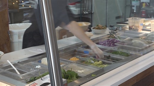 Struggling amid pandemic surge, Washington restaurant owners seek more federal funding