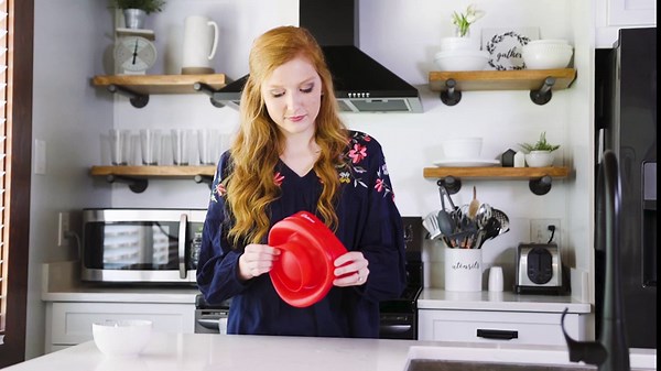 The Original Salbree Collapsible Silicone Microwave Popcorn Popper Maker Machine, Microwavable Bowl Holds 16 Cups, Uses Hot Air and Oil Always Optional - The Most Colors Available (Red)