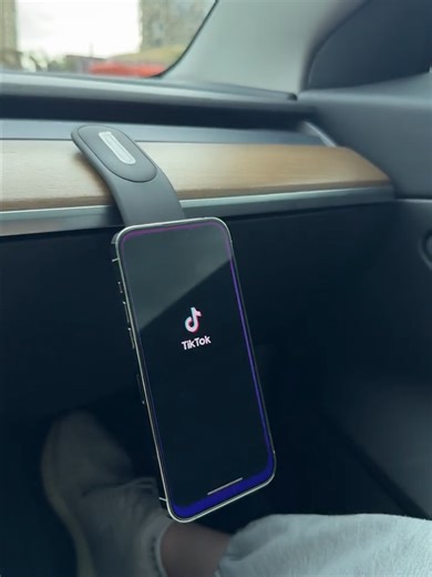 Baseus Car Mounting Bracket for Solid Mobile Phone Navigation Experience