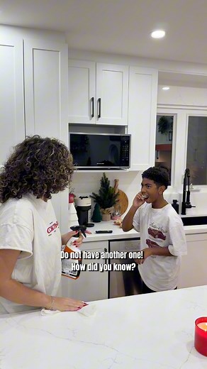 It’s called a Mom’s sixth sense! We know everything,we see everything 👀🤣 #Thanksgiving #familytime | Ashley Deangelo Werethatmomndad