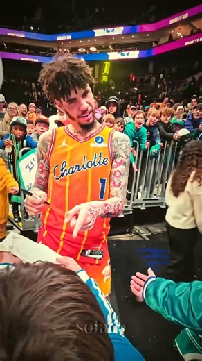 Lamelo Stole His Pen.. 😳😂