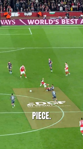 1.7K views · 17 reactions | Lewis Skelly picking it up in the six pocket  Instant scan. No trigger. No movement. So he goes himself, drives into space, gains yards, and wins Arsenal a dangerous set piece. Pure confidence in transition  #football #arsenalfc #arsenal #soccer #footballanalysis | The Edge In Sport | Facebook