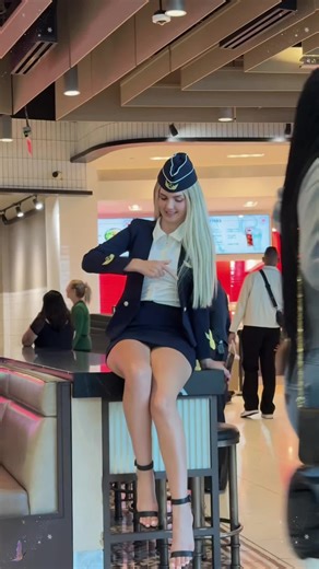 Can you read people’s eyes? #crew #Aria_in_sky #reactions #stewardess #losangeles