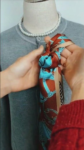 How to Wear a Scarf Stylishly 🧣✨ 5 Trendy Looks You’ll Love! #Shorts #FashionTips