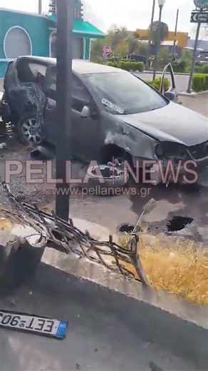 Παλιά Αγορά Γιαννιτσών: Κλεμμένο ΙΧ "καρφώθηκε" σε δύο επαγγελματικά αυτοκίνητα