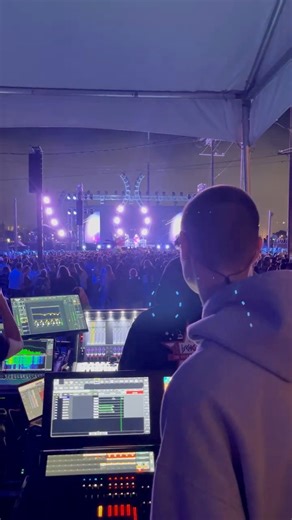 FOH views from The Midway's electrifying SF Pride Block Party! 🌈 Supported by Designer and Production Manager Dustin Raphael, the celebration was lit up with vibrant moving lights, powerful performances, and lots of EDM. 📸: Andrew Isola | 4Wall Entertainment