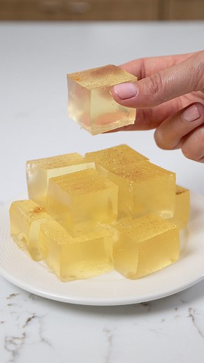 Chelsey White on Instagram: "Ringing in 2023 with these champagne jello shots 🍾 Technically they’re prosecco jello shots, but that doesn’t sound half as fun 😆 The recipe is linked in my stories or you can google chelsweets champagne jello shots ✨"