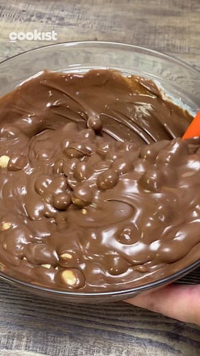 This chocolate nougat is quick to make and irresistible! 🍫😍 | Cookist Wow