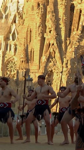 Maori Kapahaka Performance: A Cultural Spectacle