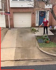 284K views · 282 reactions | These guys are the kings of satisfying pressure washing. I could watch this all day  | Do It Yourself | Facebook