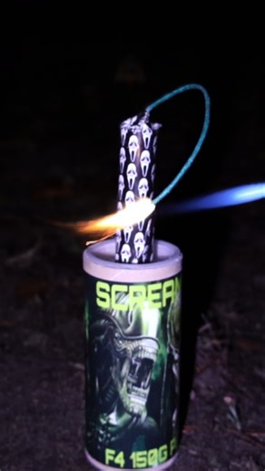 "Scream Alien" 👽 150g + 20g – Green to Whistle #scream #firecracker