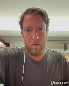 212K views · 3.7K reactions | Barstool Pizza Review - Crust (LaGuardia Airport, NY) | David Portnoy - El Presidente | Facebook