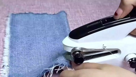 Handheld Sewing Machine,Two dear,Mini sewing machine,Easy to Use and Fast Stitch Suitable for Clothes,Fabrics, DIY Home Travel Electric Handheld Sewing Machine.(Black)