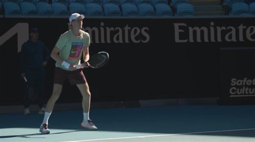 In campo con Sinner: guarda il primo allenamento a Melbourne