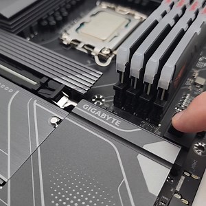 14 reactions · 12 comments | AORUS Z890 Eagle board with another amazing idea! A lot of you trashed on the Wi-Fi antennas, but this is genius. | ModMyMods | Facebook