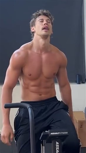724K views · 8.1K reactions | Austin Butler’s trainer is sharing his workout routine ✨ #AustinButler #ENEMIES #CaughtStealing #MTVCeleb | MTV UK | Facebook