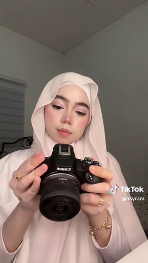 Unboxing My Dream Camera: Canon EOS R50