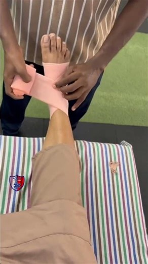 Crepe Bandage for Ankle | Swelling Control & Support #health #robot #ankle #yt ‪@robothealth‬