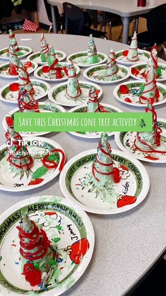 This christmas tree cone activity is always a class favourite! 🎄❄️🎅🏽