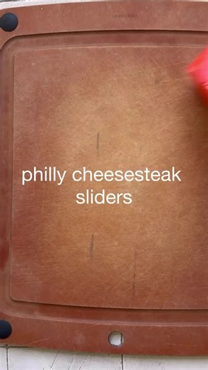 @krolls_korner PHILLY CHEESESTEAK SLIDERS 😍 comment “recipe please” and I’ll dm you the recipe link! . These will be perfect for your Super Bowl!! 👌🏼 . https://krollskorner.com/recipes/appetizers-snacks/philly-cheesesteak-sliders/ . #sliders #gameday #phillycheesesteak #cheesesteaksandwich #easyrecipes