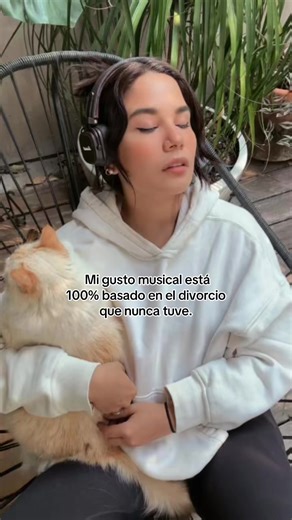 Videos de 𝕸𝖆𝖗𝖎𝖆𝖓𝖆 🖤 (@mariana.roms) con “Like a Stone - Audioslave”