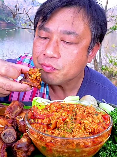 Mukbang ASMR: Crunchy Thai Food Experience