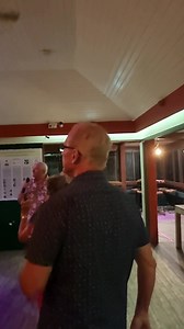 Merci aux twisters singer de hier soir 👨‍🎤💃 On se retrouve ce soir pour la Soirée Années 80' 🪩🎆✨️ | Tennis Social Club