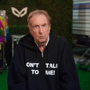 Eric Idle charmed us as Hedgehog! 🦔 | The Masked Singer