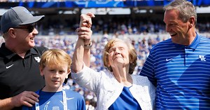 Evelyn "Dee Dee" Stoops, mother of Mark and Mike, passes away