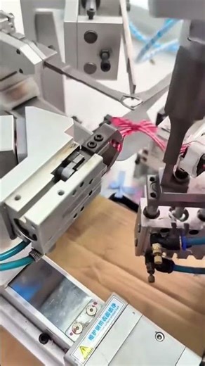 Automatic ribbon bow making and tying process using industrial textile machinery for production