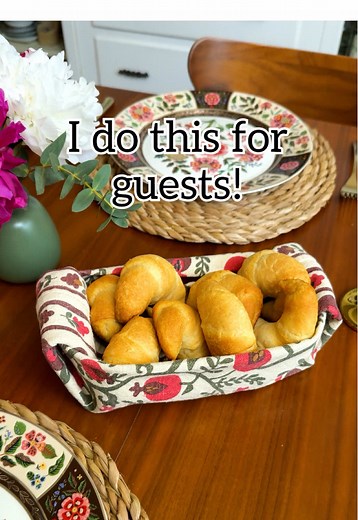 How to Create a Bread Basket with a Tea Towel
