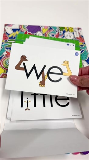 #Eyewords is an evidence-based #multisensory learning system where each word is embedded with meaningful pictures and context. Using a simple See, Say, Act approach, #children see the word, say it, and act it out✨engaging multiple senses so high-frequency words become easier and more memorable to learn. 👉 Eyewords.com Heart markers @weareooly Folder @yoobi