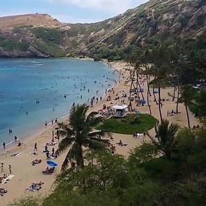 Spectacular Hanauma Bay, a marine life natue preserve. | Experience Hawaii Media