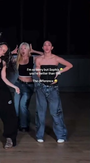 READ THE CAPTION!!!: is there a difference rlly?! 👀🤷🏻‍♀️ #katseye #sophia #yoonchae #iconicbymistake
