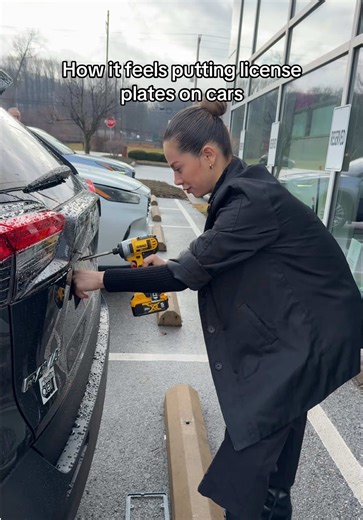 Collar is blue and nails are red 💅@Millie #fyp #toyota #saleswoman #carsoftiktok #dealership