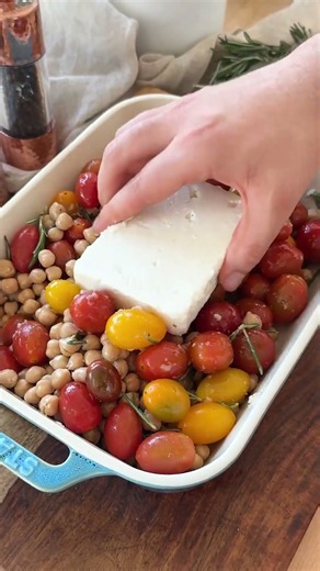 Baked Feta & Tomato Chickpeas Recipe!