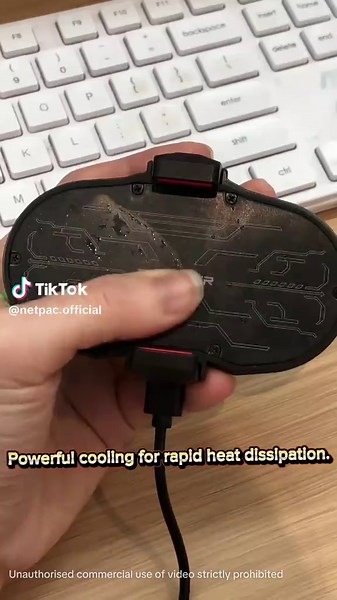 X117 Flexible Clip-On Phone Cooler for Gamers