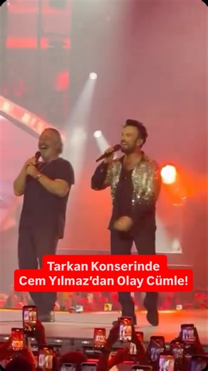 EnMagazin on Instagram: "Bu akşam Tarkan sahnesinin sürprizi Cem Yılmaz’dı. Sahnede Tarkan ile şarkılar söyleyip dans eden Yılmaz, “Ölmeden önce yapılacak 10 şey varsa siz ikisini bu akşam yaptınız” dedi #cemyılmaz #tarkan #new #enmagazin"