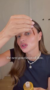 79K views | I'm super excited to share our newest product: Turmeric Glow Drops Niacinamide Alternative Serum. This radiance-boosting serum minimize pores, even skin tone, and smooths texture without irritating your skin.✨ | Miranda Kerr | Facebook