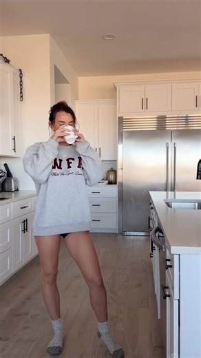 Waiting for your morning tea? ☕️ SAVE for later ✨ #barre #barreworkout #homeworkout