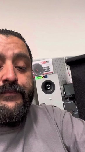 Here’s that pre loaded @ds18_official_ 12 subwoofer with a built in amp! What do you guys think?? —————— #Big5Electronics ———————- #CarAudio #CarStereo #AudioCar #subwoofers #BassHead